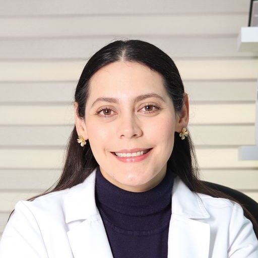 Dra. Wendy Jarely Santos Fernández